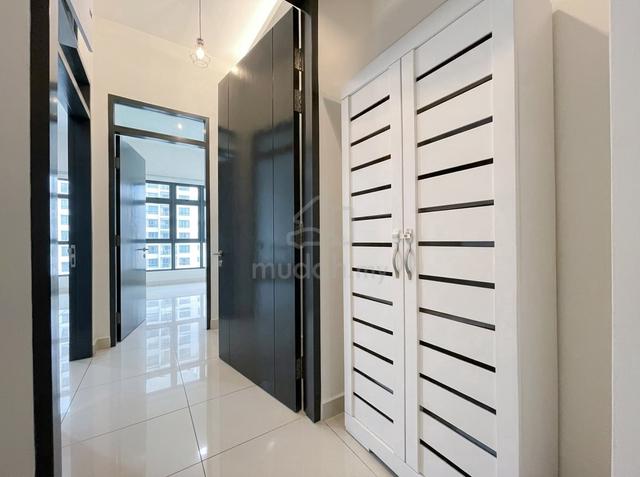 Aura Residence 1