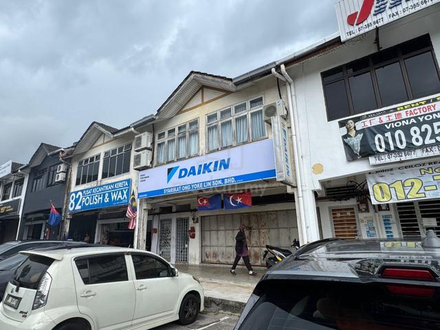 Taman Molek / Double Storey Shoplot / For Sale / Jalan Molek / Jb 1
