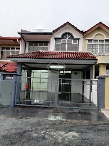 Double storey terrace house at Jalan Mawar, Taman Mawar, Sepang  1