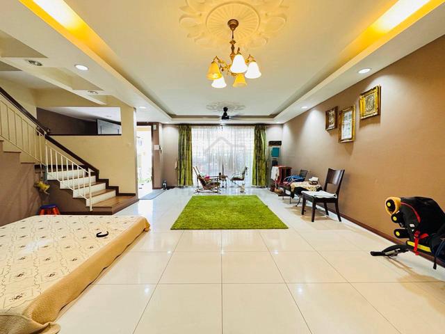 RENOVATED💥'24x75' SUPERLINK Double Storey Cahaya SPK U9 Shah Alam 1