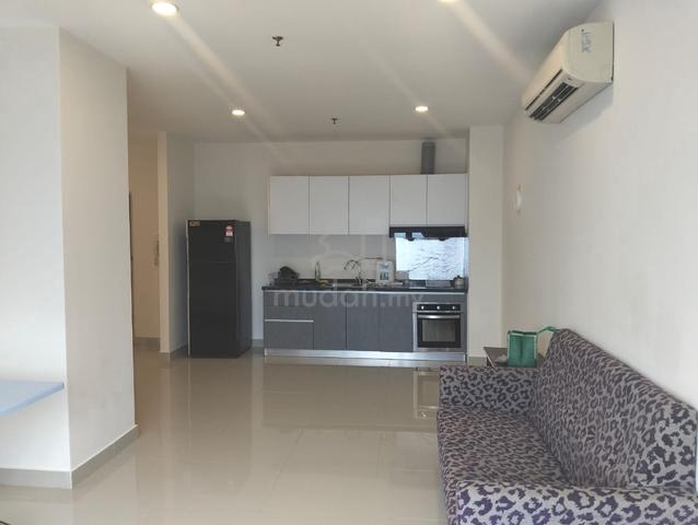 E Suite-Designer Suites @ Emerald Avenue 1