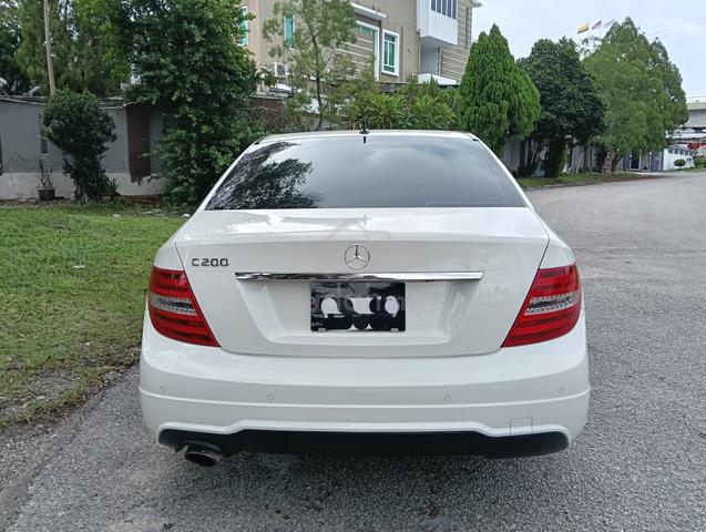 2012 Mercedes Benz C200 1.8 AMG FACELIFT (A) - 4