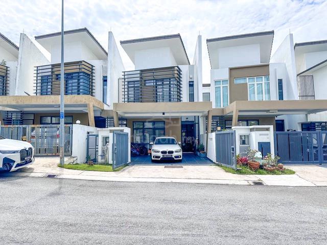 For Sale - Double Storey Link House, Laman Glenmarie 1