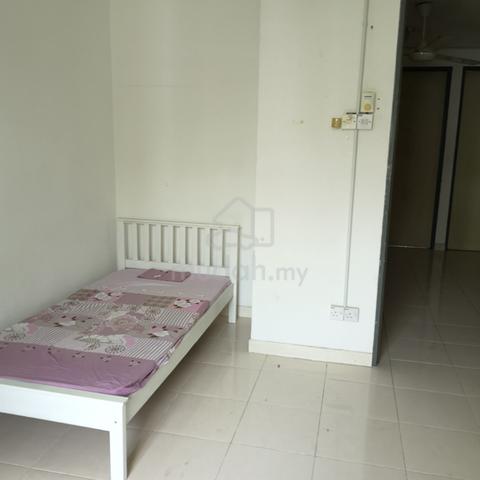 Girl House Cyberjaya Cyberia SmartHome MMU 1