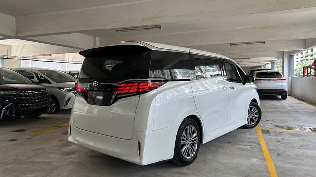 Sunroof 5A 2024 Toyota ALPHARD Z Adv Drive - 2