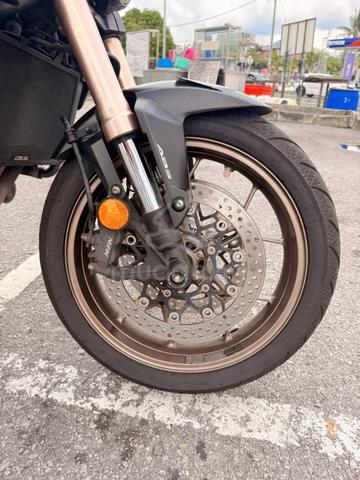 Tip Top Low Mileage Honda CB650R - photo 11 of 11