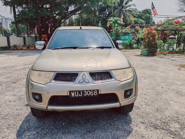 mitsubishi pajero sports 2.5 auto 2010 - 2