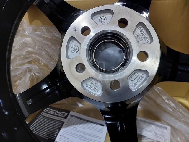 rim 18x9.5JJ RAYS 57CR JAPAN TOYOTA GT86 GR86 BRZ - photo 4 of 6