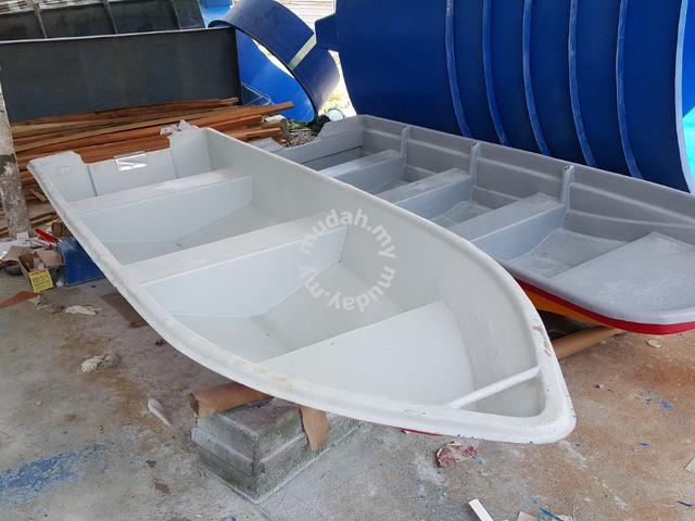 Fiberglass Fishing Boat (offer) - Sports & Outdoors for sale in Others,  Kuala Lumpur