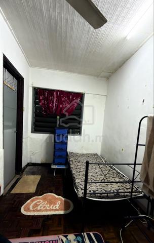 bilik sewa (perempuan) 1