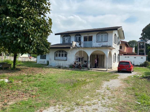 Bungalow House in Kota Bharu 1