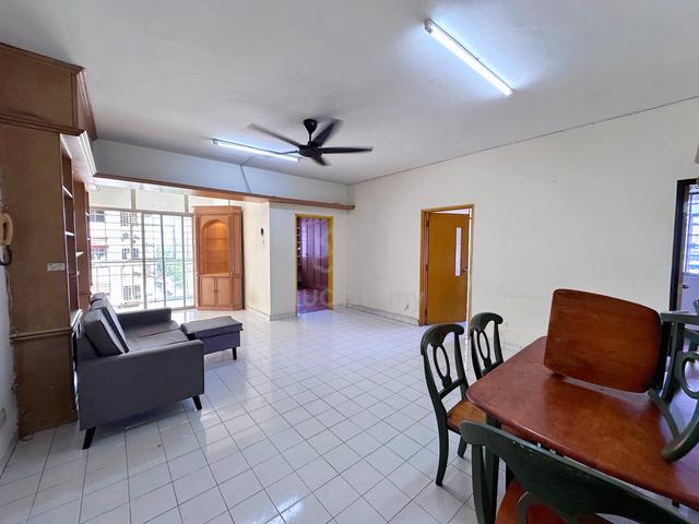 Ixora Apartment (Jalan Tun Razak) 1