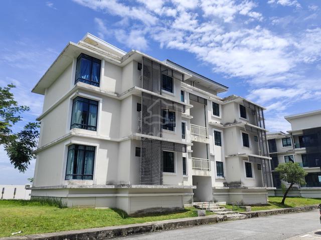 Town House in the Meadow Park, Kampar 1