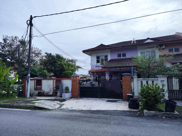 Taman Lestari Putra LEP 4 2 Storey Corner House Seri Kembangan 1
