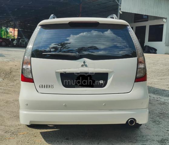 2012 Mitsubishi GRANDIS 2.4 MIVEC ENHANCED (A) - 4