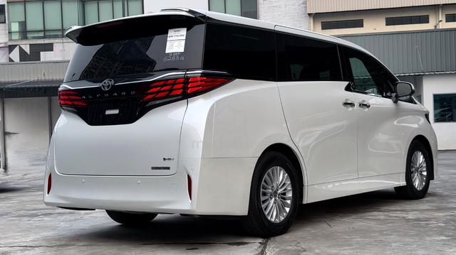 2025 Toyota ALPHARD 2.5 HYBRID X / Mileage 10K - 2
