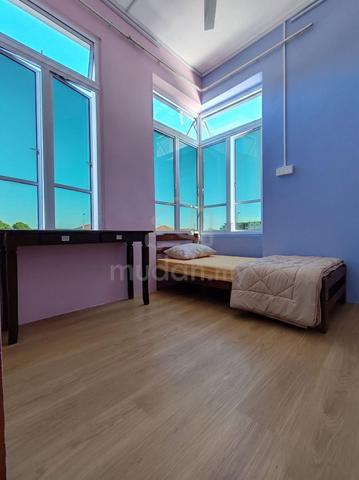 [Female only] UniGarden Kota Samarahan Bilik Sewa Room for Rent 1