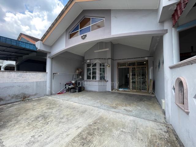 Taman Bestari Indah Single Storey - House for sale in Ulu Tiram, Johor