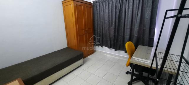 KOZY MALE Room, 5 mins walk to Paradigm Mall & 10 mins to SS7 LRT3 Stn 1