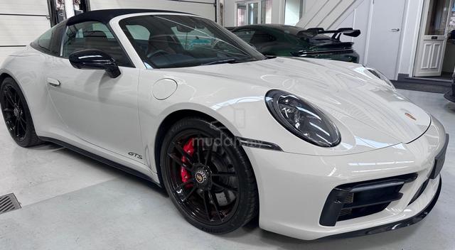 2023 Porsche 911 (992.1) Targa 4 GTS - 4