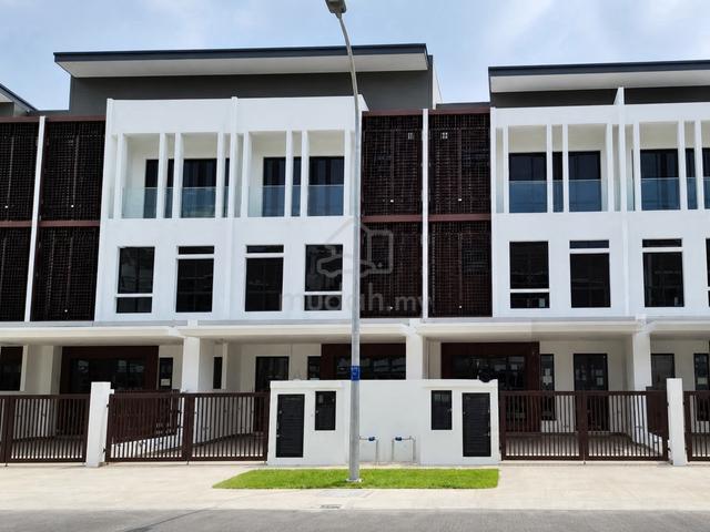Zeyheri Setia Utama 2 Setia Alam 3 Storey house Terrace 6 Bedroom 1
