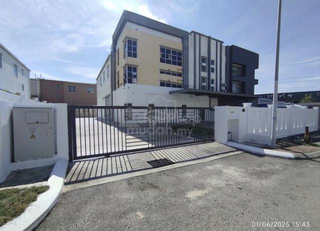 Balakong : Taman Industri Selasa 2.5Stry Semi-D Factory For Rent 1
