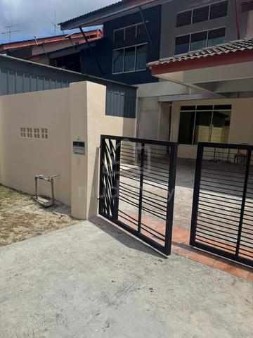 Indah Putra Kulai / Near Familyhouse/Ready Move In/ LOW MONTHLY RENTAL 1