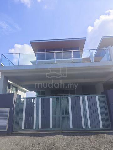 near town house for sale 1