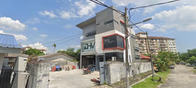Puchong Perdana Jalan Klang 3 Storey factory for Rent 1