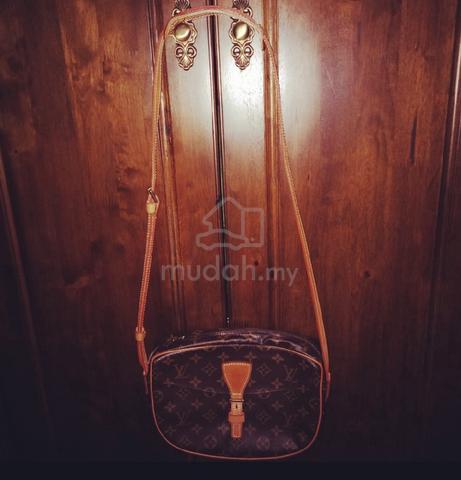 Carousel Image