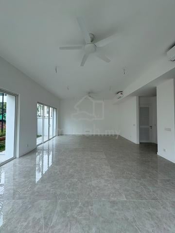 Fera Courtyard Semi D | Huge Land | Pulau Andaman | Strait quay 1