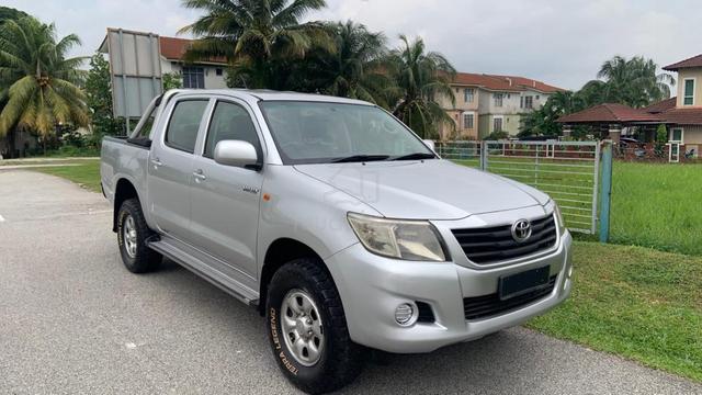 2012 Toyota HILUX 2.5 STD (M) - 3