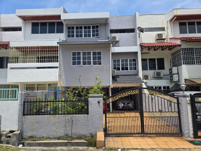 FACING OPEN 2.5 Storey Terrace House Seksyen 17 Petaling Jaya 1