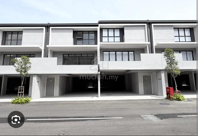 Jia Hayat Villa Unit For Sale, Taman Bukit Serdang Dijual, MRT nearby 1