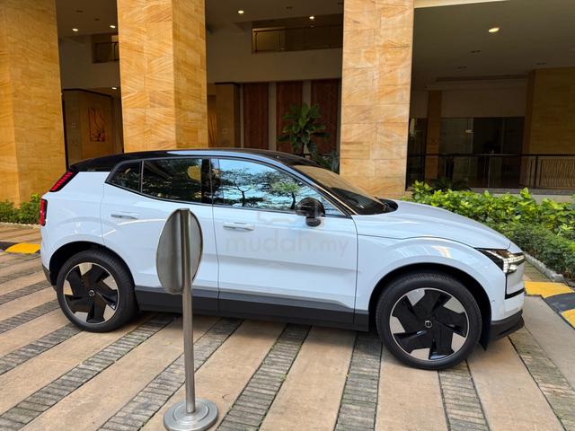 Preowned 2025 Volvo EX30 ULTRA TWIN PERFORMANCE - 2