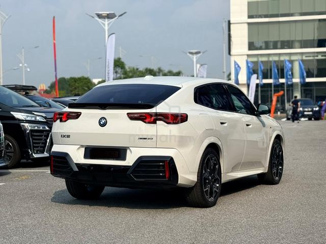 2024 BMW iX2 xDRIVE30 M SPORT Local Unit BMW WTY29 - 2