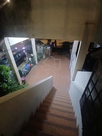 Townhouse untuk disewa di Puncak Perdana 1