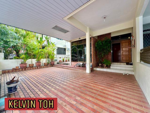 2.5STOREY TERRACE CORNER LA 2101sf WELL MAINTAINED 3 CARPARKS AIR ITAM 1