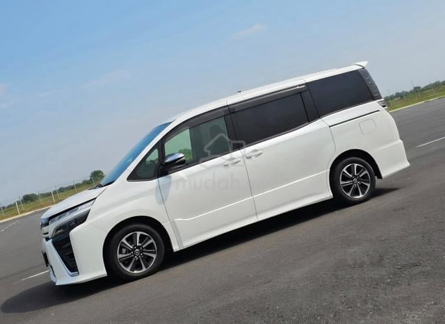 [2018/2023] Toyota VOXY 2.0 ZS KIRAMEKI Limited - 3