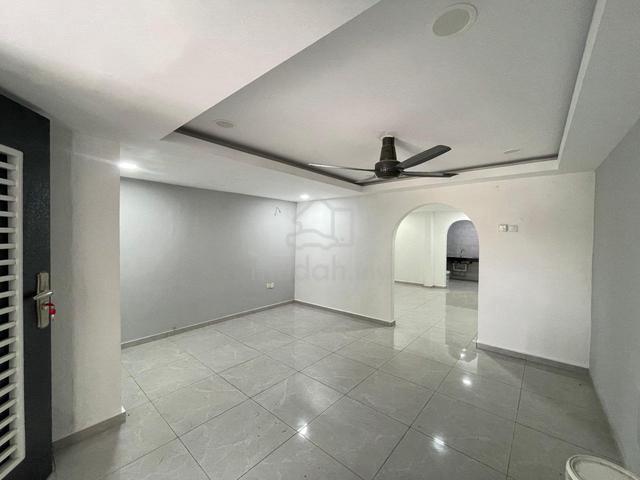 [CANTIK DAH RENOVATE] 2.5 Storey Terrace, PJS 6, PETALING JAYA 1