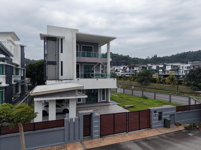 {9,700sf} 3sty Corner Lift Bungalow, Wira Mutiara, Bandar Sungai Long 1