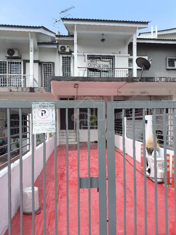 Lake Residence Puchong RM400k discount  Townhouse 4rooms 1