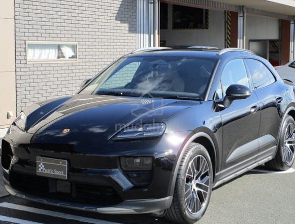 2025 BOOKNOW NEW CAR Black/Beige Porsche MACAN EV - 3