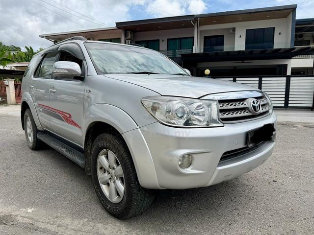 2009 Toyota FORTUNER 2.5 G FACELIFT (A) - 1