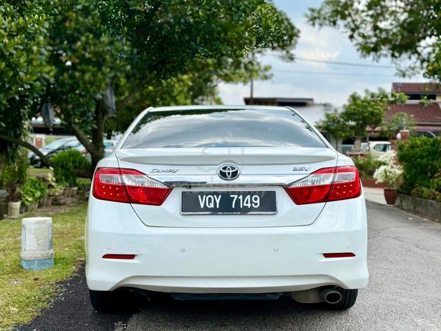ON THE ROAD 2012 Toyota CAMRY 2.5 V (A) - 5