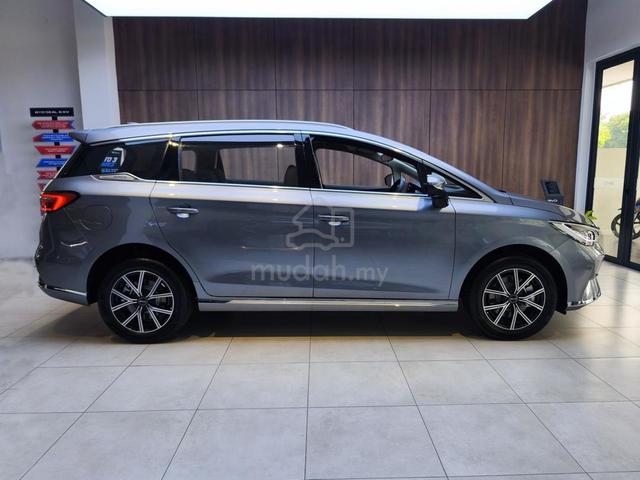 2026 BYD M6 demo unit - 5