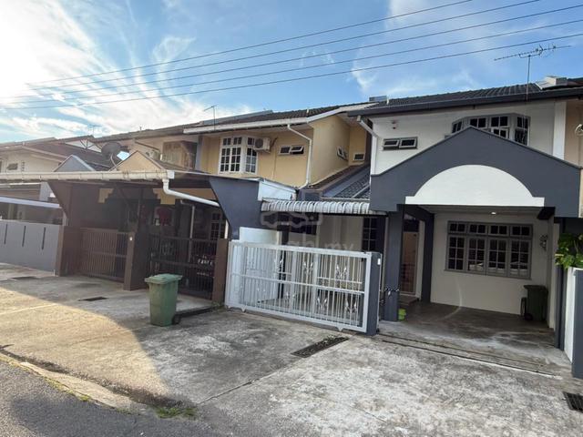 Double Storey Terrace Intermediate House, Taman BDC, Kuching 1