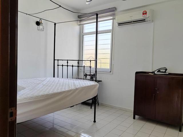 2 stry fully Reno house for sale Freehold Opposite Golden triangle 2 1