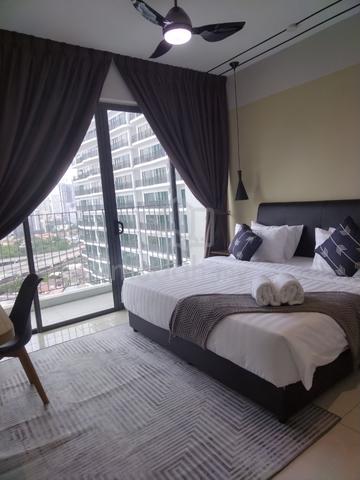 LINQ SKY RESIDENCES (Datum Jelatek) 1