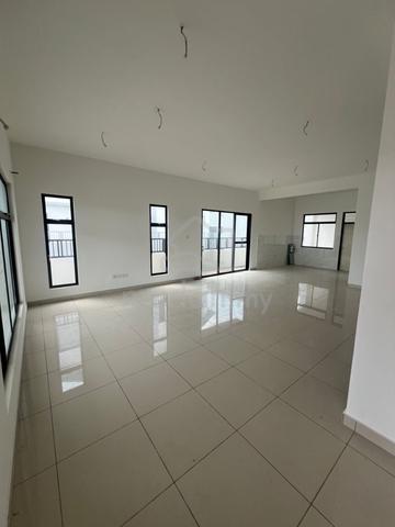 2 Storey @ Mutiara Rini, End Lot, Unblock View, Brand New Unit 1